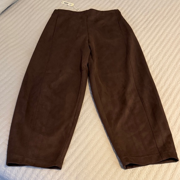 Max Studio London - Faux Suede Brown Barrel Leg Trousers Sz Small NWT - ❤️! - Picture 8 of 9